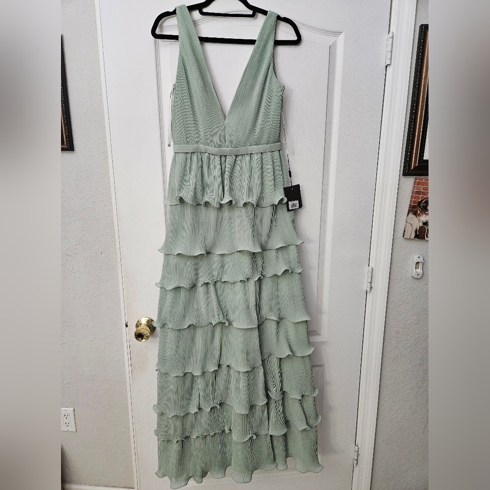 Ieena for Mac Duggal Sleeveless Ruffle Tiered V Neck Gown SZ 6 NWT 49054 - Picture 3 of 13